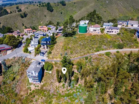 124 Dolphine Ave, El Granada, CA 94018