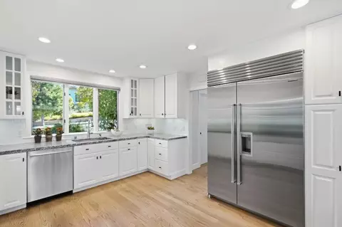 860 Chesterton Ave, Redwood City, CA 94061