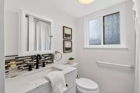Bath - 6635 Angela Ct, Gilroy, CA 95020 photo 1 of 2