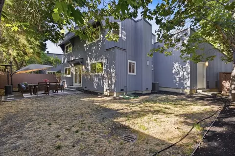 Exterior - 982 Wright Ave 3, Mountain View, CA 94043 photo 5 of 8
