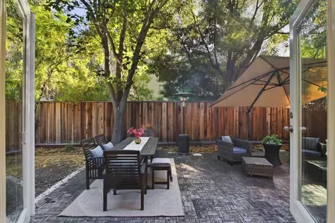 Exterior - 982 Wright Ave 3, Mountain View, CA 94043 photo 2 of 8