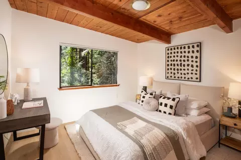 Bedroom - Redland Rd, Woodside, CA 94062 photo 1 of 3