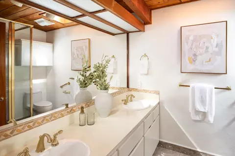 Bath - Redland Rd, Woodside, CA 94062 photo 1 of 3