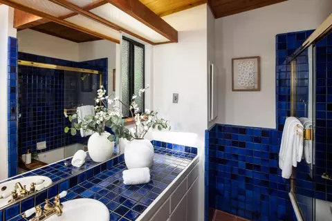 Bath - Redland Rd, Woodside, CA 94062 photo 2 of 3