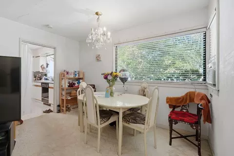 Dining - 216 Bartlett, Sunnyvale, CA 94086 photo 1 of 2