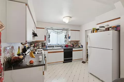 Kitchen - 216 Bartlett, Sunnyvale, CA 94086 photo 2 of 3