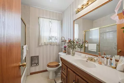 Bath - 216 Bartlett, Sunnyvale, CA 94086 photo 1 of 1