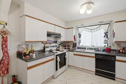 Kitchen - 216 Bartlett, Sunnyvale, CA 94086 photo 3 of 3
