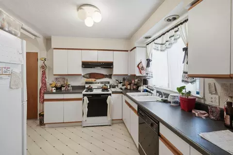 Kitchen - 216 Bartlett, Sunnyvale, CA 94086 photo 1 of 3