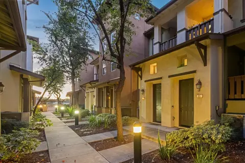685 Modern Ice Dr, San Jose, CA 95112