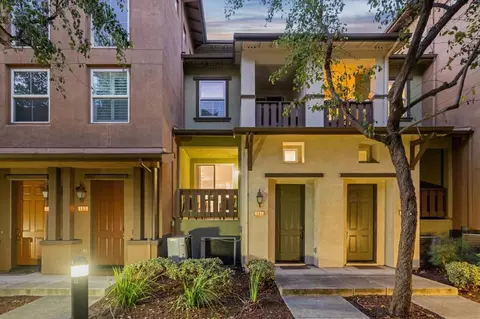 685 Modern Ice Dr, San Jose, CA 95112