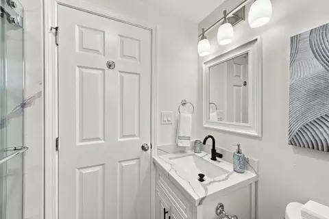 Bath - 36364 Barnard St, Newark, CA 94560 photo 4 of 4