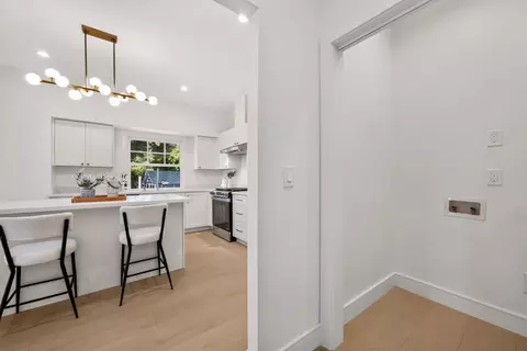Entry Way - 1529 Pacific Ave, Alameda, CA 94501 photo 2 of 2
