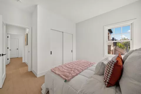 Bedroom - 1529 Pacific Ave, Alameda, CA 94501 photo 6 of 9