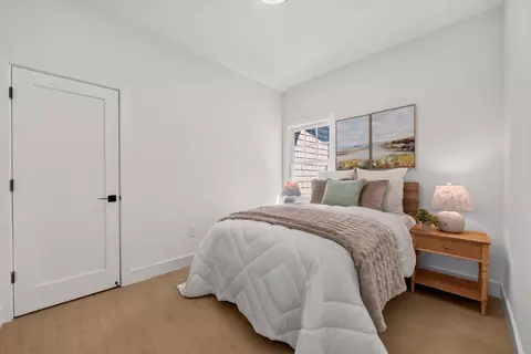 Bedroom - 1529 Pacific Ave, Alameda, CA 94501 photo 8 of 9