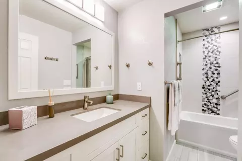 Bath - 850 Park Ave 15c, Capitola, CA 95010 photo 5 of 6
