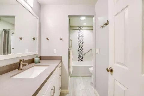 Bath - 850 Park Ave 15c, Capitola, CA 95010 photo 4 of 6