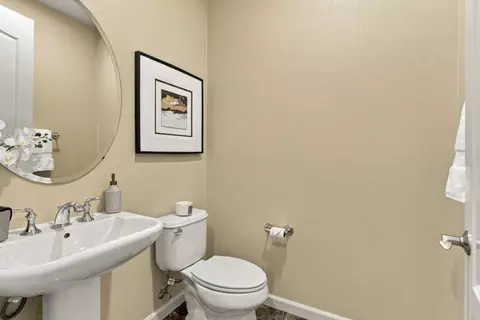 Bath - 4655 Rimini Ct, Dublin, CA 94568 photo 4 of 5