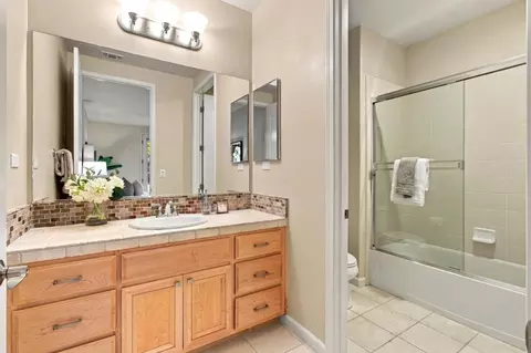 Bath - 4655 Rimini Ct, Dublin, CA 94568 photo 2 of 5