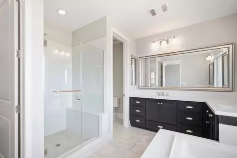 Bath - 18551 Mcclellan Cir, East Garrison, CA 93933 photo 6 of 7