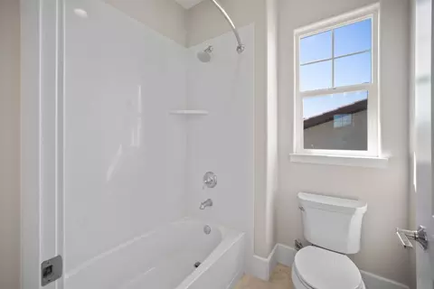 Bath - 18551 Mcclellan Cir, East Garrison, CA 93933 photo 7 of 7