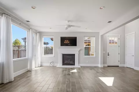 Living - 18551 Mcclellan Cir, East Garrison, CA 93933 photo 3 of 4