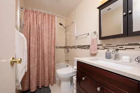 Bath - 1228 Maple St, San Mateo, CA 94402 photo 1 of 2