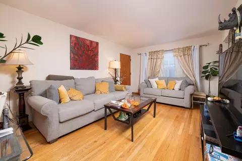 Living - 1228 Maple St, San Mateo, CA 94402 photo 3 of 3