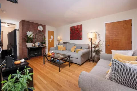 Living - 1228 Maple St, San Mateo, CA 94402 photo 2 of 3
