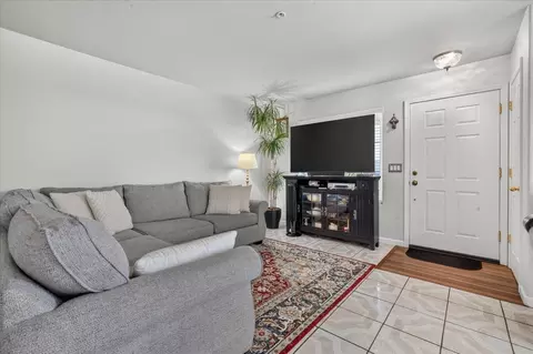 Living - 815 Rogge Rd, Salinas, CA 93906 photo 1 of 2