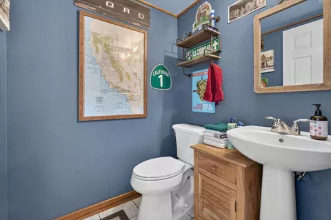 Bath - 815 Rogge Rd, Salinas, CA 93906 photo 3 of 3