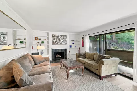 3358 Brittan Ave 6, San Carlos, CA 94070