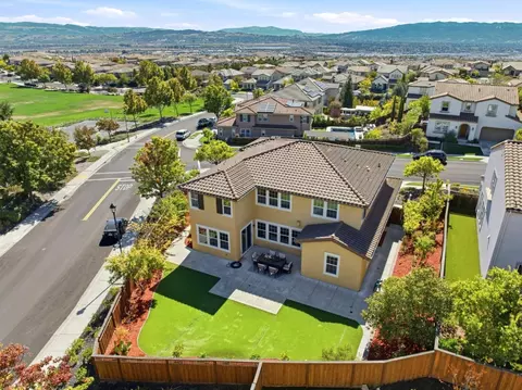 View/Area - 2309 Encanto Way, Dublin, CA 94568 photo 2 of 10