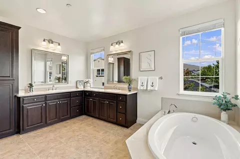 Bath - 2309 Encanto Way, Dublin, CA 94568 photo 6 of 7