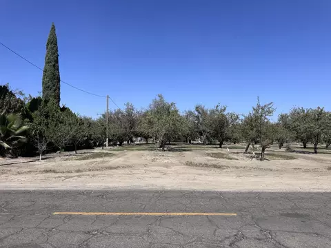 13222 Bell Dr, Livingston, CA 95334