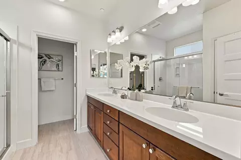 Bath - 553 Clover Cir, Milpitas, CA 95035 photo 1 of 5