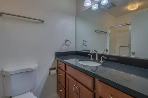 Bath - 182 Kern St 43, Salinas, CA 93905 photo 2 of 5