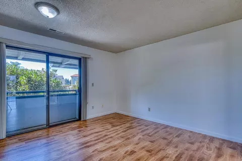 Living - 182 Kern St 43, Salinas, CA 93905 photo 7 of 8