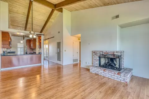 Living - 182 Kern St 43, Salinas, CA 93905 photo 3 of 8