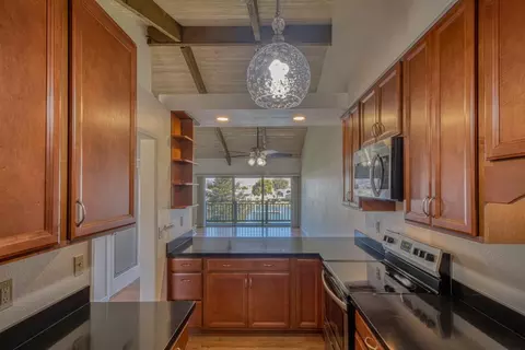 Kitchen - 182 Kern St 43, Salinas, CA 93905 photo 4 of 7