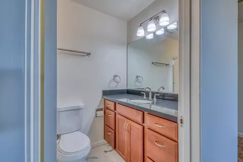 Bath - 182 Kern St 43, Salinas, CA 93905 photo 1 of 5