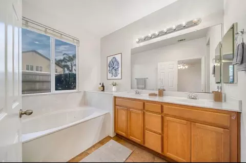 Bath - 1648 Bermuda Ln, Manteca, CA 95337 photo 1 of 3