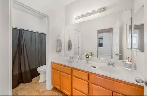 Bath - 1648 Bermuda Ln, Manteca, CA 95337 photo 2 of 3