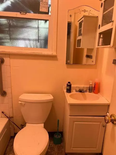 Bath - 1630 Filbert St, Oakland, CA 94607 photo 1 of 3