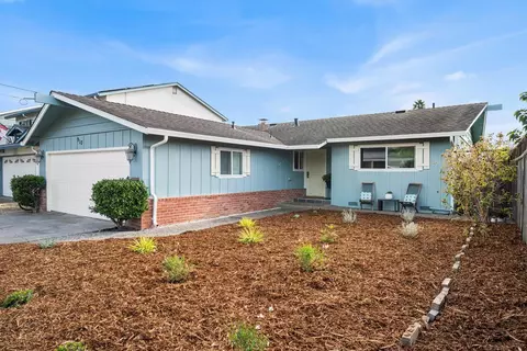 910 Golden Gate Ave, Half Moon Bay, CA 94019