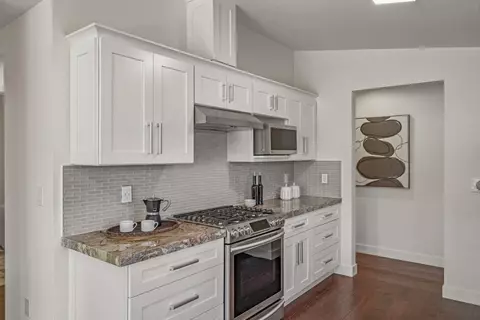 Kitchen - 128 Bonny St, Mountain View, CA 94043 photo 2 of 4