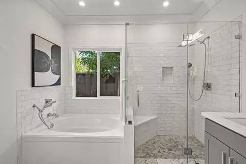 Bath - 128 Bonny St, Mountain View, CA 94043 photo 2 of 4