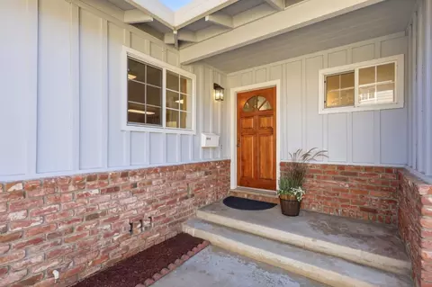 5010 Thurber Ln, Santa Cruz, CA 95065