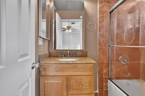 Bath - 3273 Michael Dr, Marina, CA 93933 photo 1 of 3