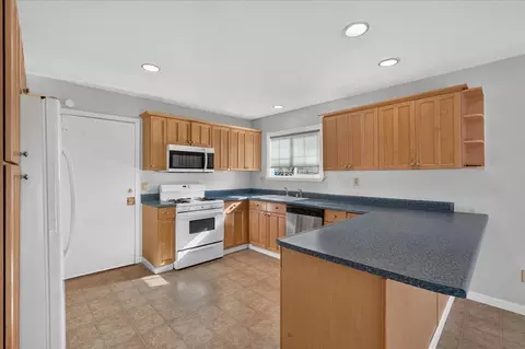 Kitchen - 3273 Michael Dr, Marina, CA 93933 photo 1 of 2
